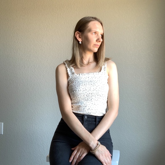 Isabella - Picture 2 of 4